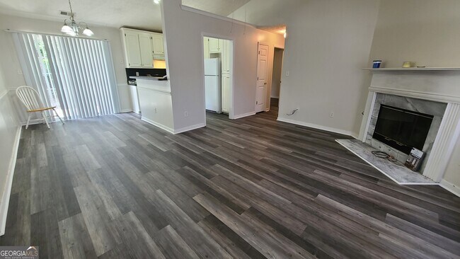 Building Photo - 601 Connors Path