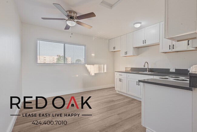 Building Photo - 10920 Ramona Blvd