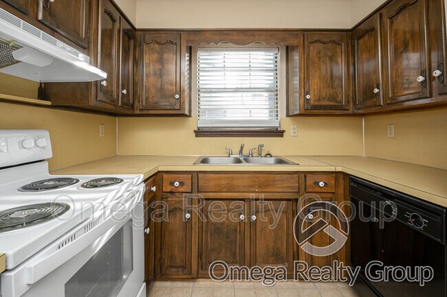 Foto del edificio - 3306 Warringwood Dr