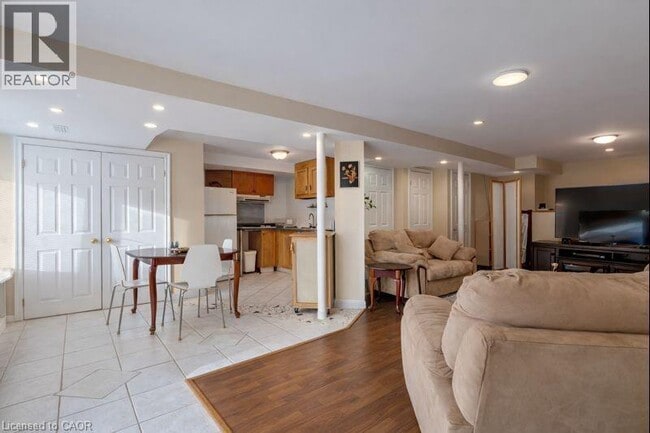 Building Photo - 7 Davidson Blvd