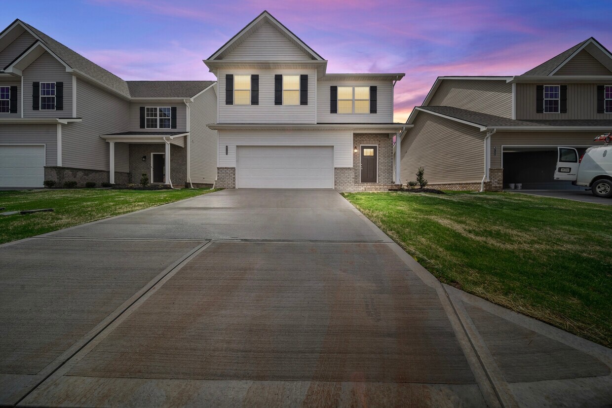 Primary Photo - 4740 Stoneyhurst Ln