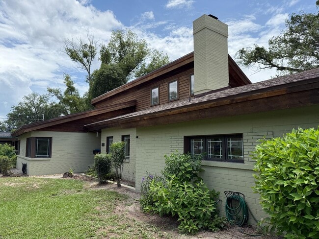 Building Photo - 5432 Grove Ave