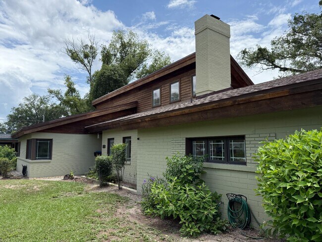 Foto del edificio - 5432 Grove Ave