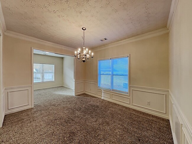 Foto del edificio - 2400 Village Green Dr