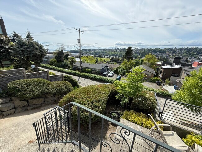Foto del edificio - 2612 14th Ave W