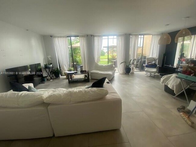 Foto del edificio - 9711 Costa Del Sol Blvd