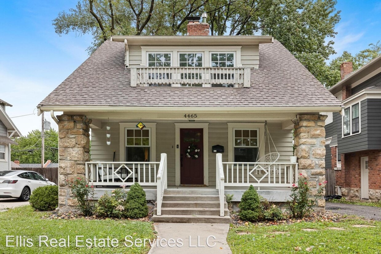 Primary Photo - 2 br, 1.5 bath House - 4465 Pennsylvania Ave