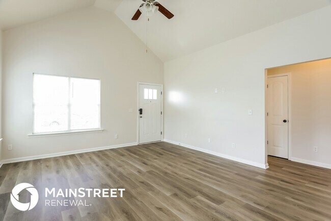 Building Photo - 213 Hampton Dr
