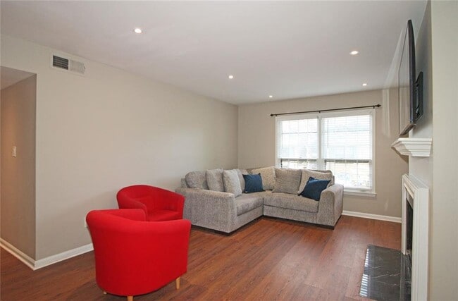 Foto del edificio - 38 La Rue Pl NW