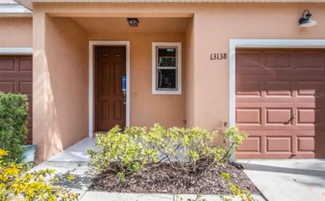 Building Photo - Modern 3 Bedroom 2.5 Bath in Gibsonton