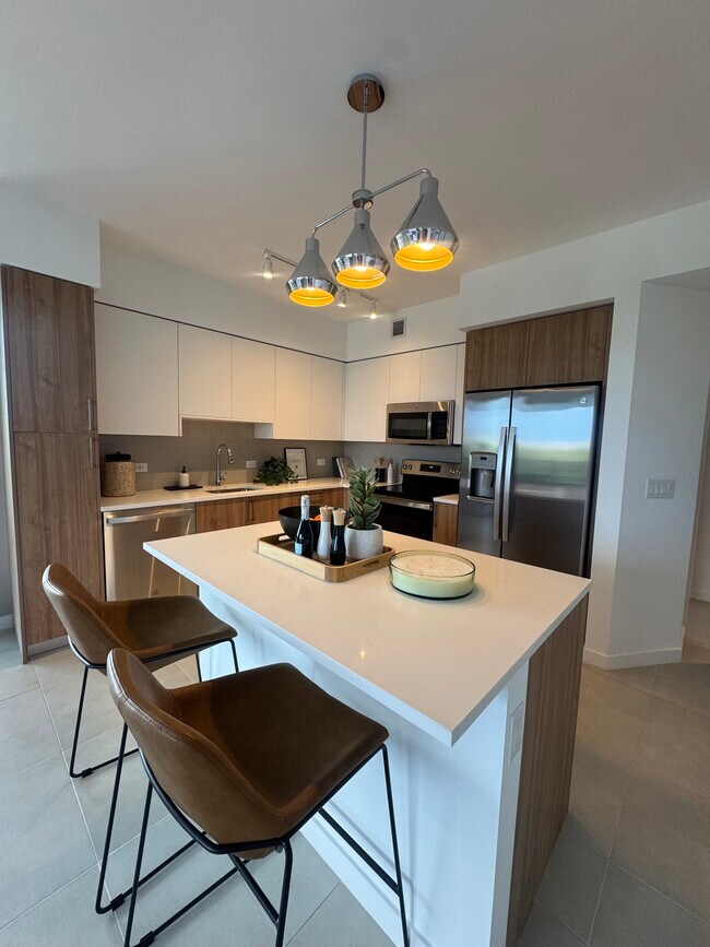 Building Photo - 999 SW 6th St