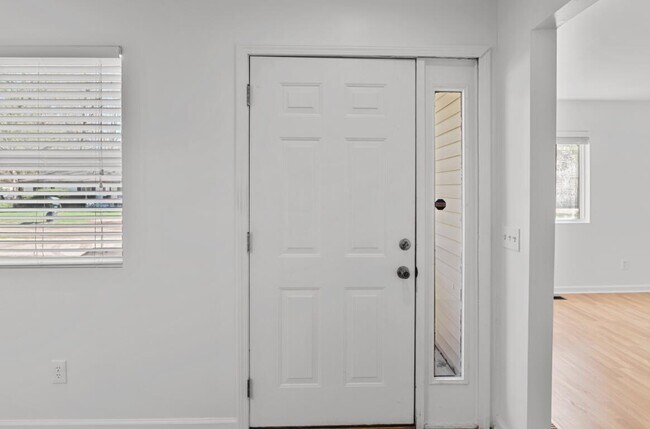 Foto del edificio - 733 Luna Ct