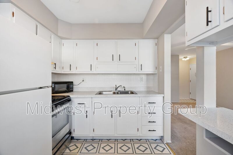 Foto principal - 8776 Sieloff Dr
