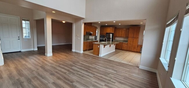 Building Photo - 1876 Tarragon Dr