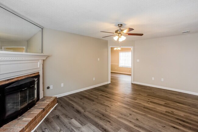 Foto del edificio - 7851 Chesterfield Dr S