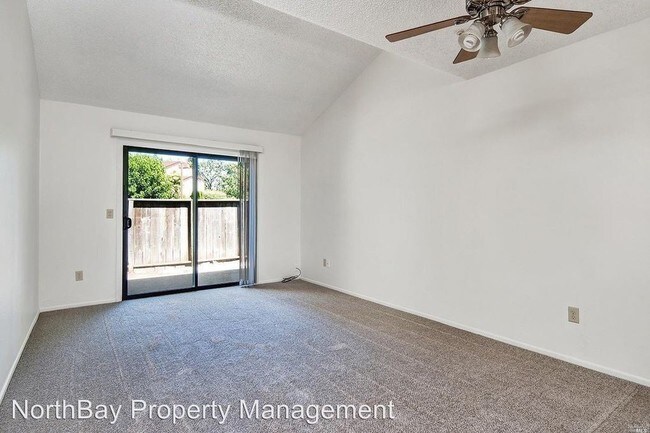 Building Photo - 3 br, 2 bath House - 22 Redwood Ct