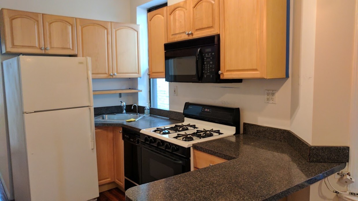 Kitchen - 204 W 80th St
