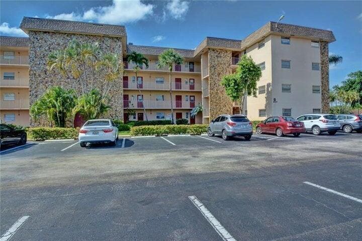 Primary Photo - 8101 SW 24th Ct