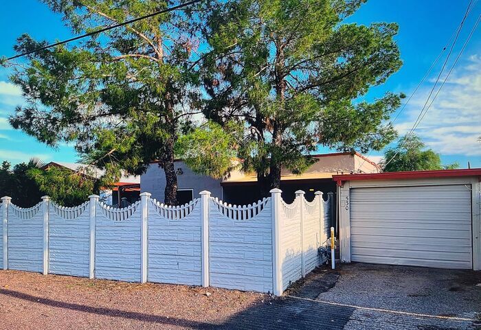 Primary Photo - Charming 2 bedroom 1 bathroom