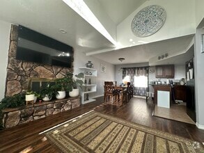 Building Photo - 7063 Pepperidge Cir