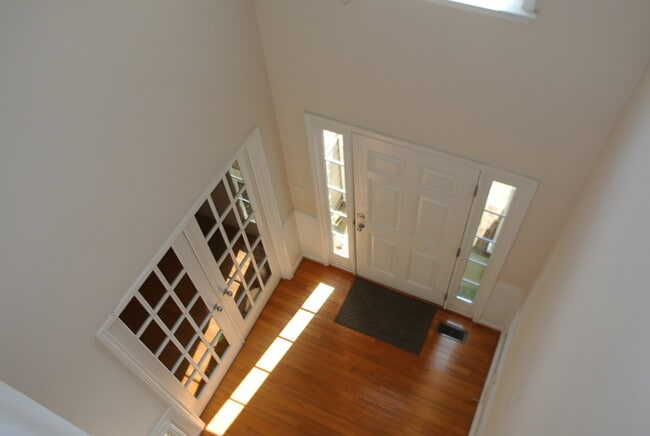 Photo - 2108 Summit Dr House