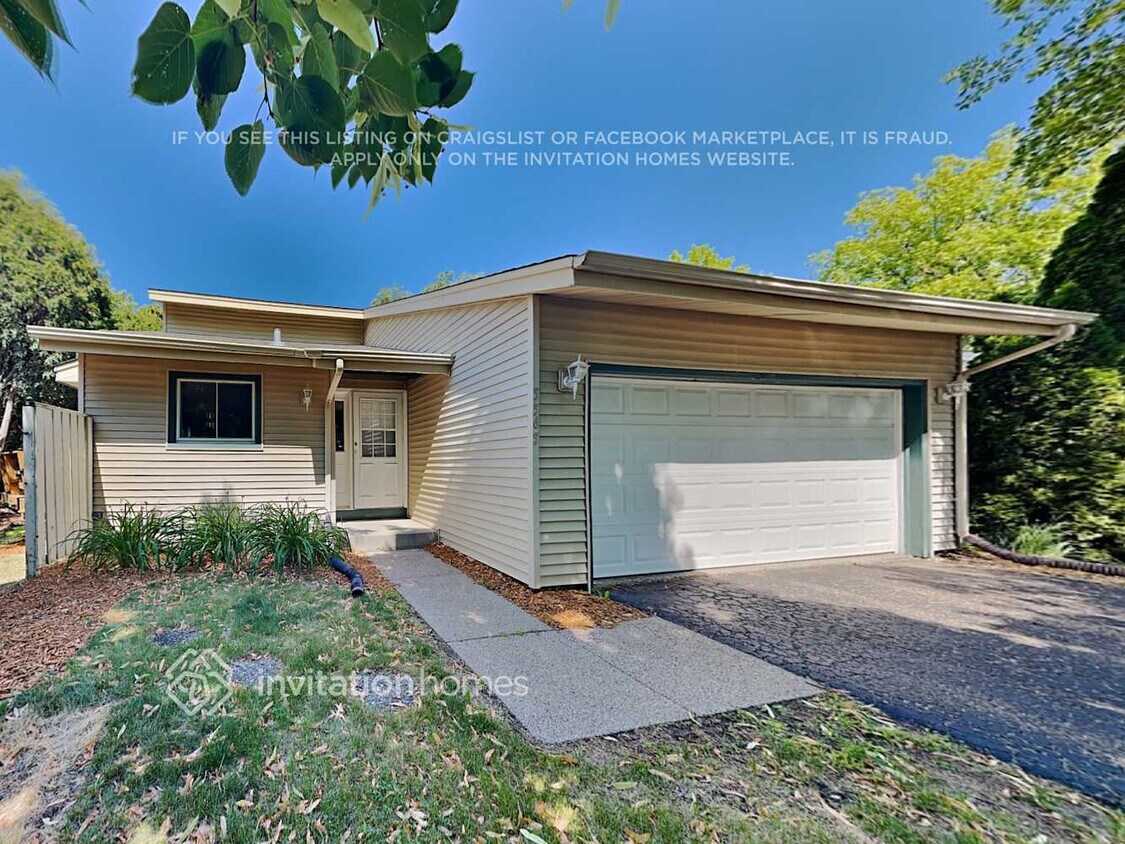 Foto principal - 5565 Knoll Dr
