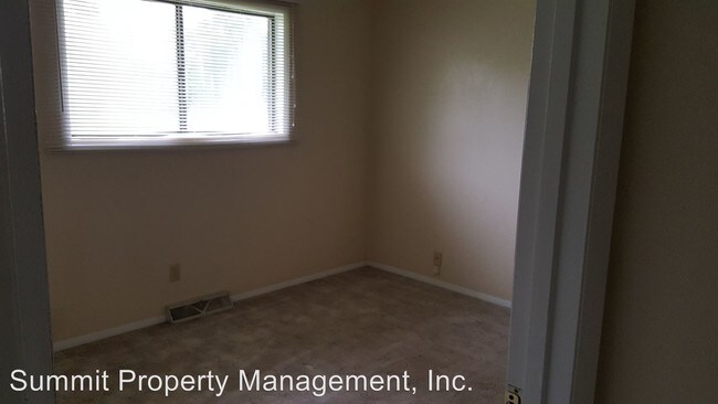 Building Photo - 4857 Country Club Ln