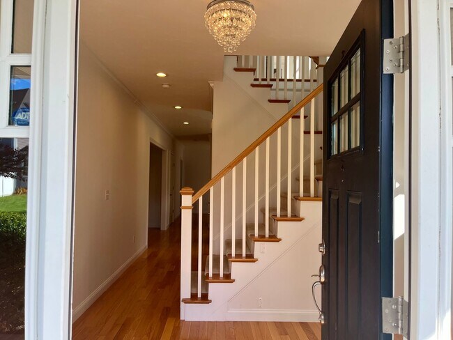 Building Photo - Lawton Lane Management