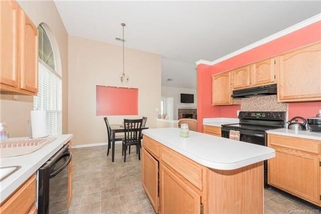 Building Photo - 11823 Harris Ridge Dr
