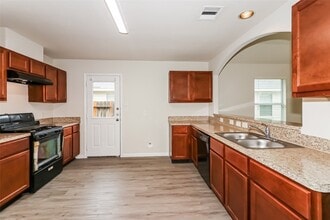 Building Photo - 5542 Latta Plantation Dr