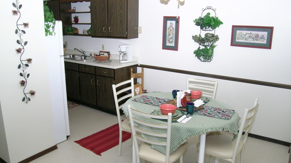 Sunburst Apartments Apartments Greenfield, WI