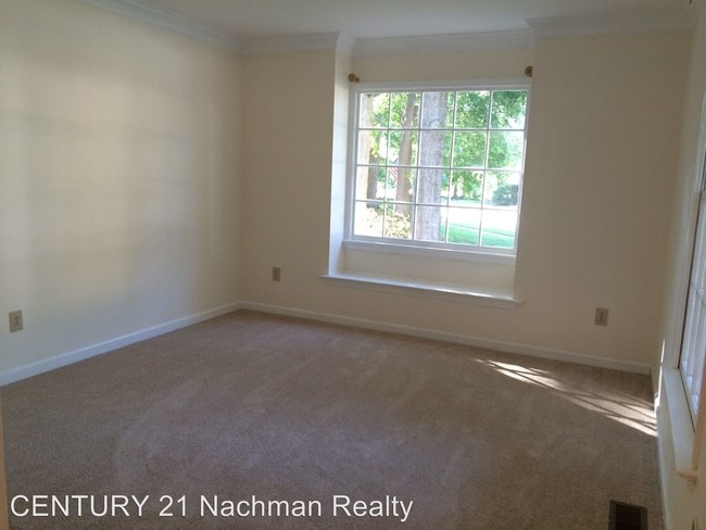Building Photo - 4 br, 2.5 bath House - 600 Foxgate Quarter