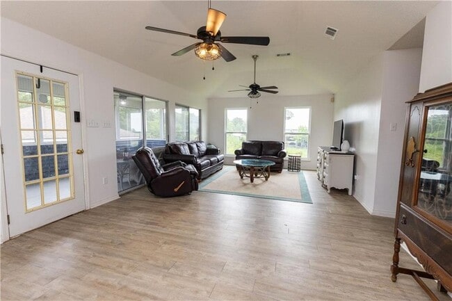 Building Photo - 26321 Mildred Dr