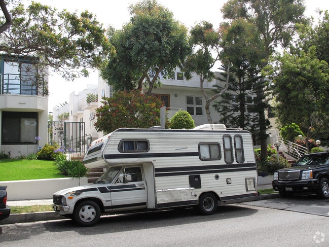 Building Photo - 2501-2503 28th St