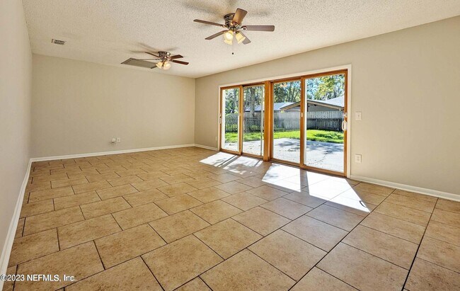 Building Photo - 104 Abalone Ln W
