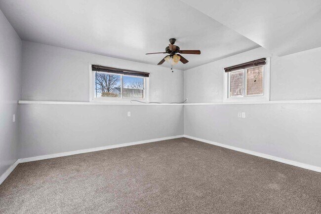 Building Photo - Updated 4 bed 2 bath home in Heritage