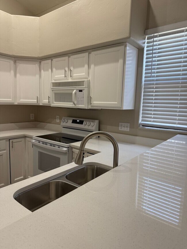 Foto del edificio - Oro Valley SFH in Gated Community