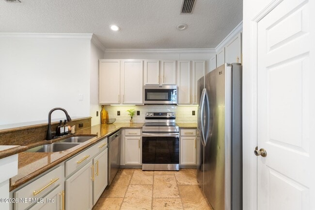 Foto del edificio - 12301 Kernan Forest Blvd