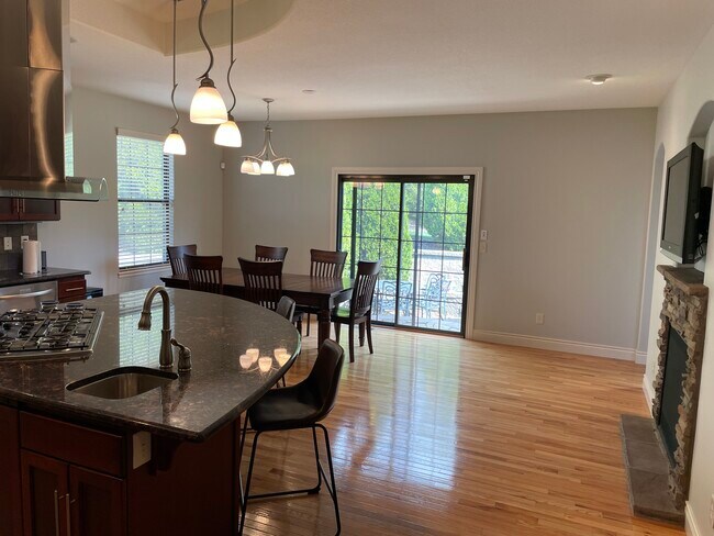 Building Photo - 6112 Blue Nile Dr