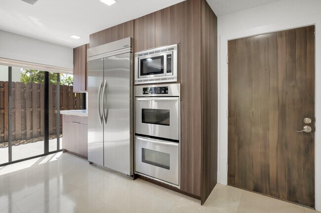 Foto del edificio - 21922 Cypress Dr
