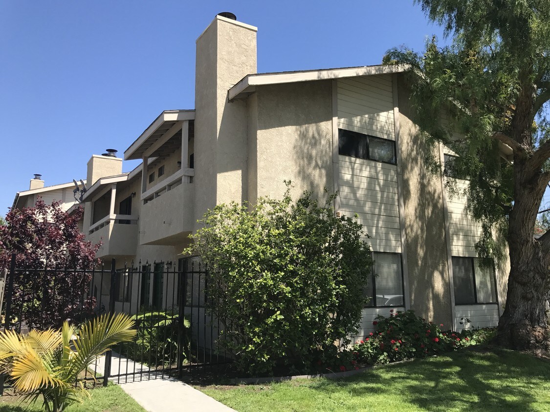 Primary Photo - 2320 Penmar Ave
