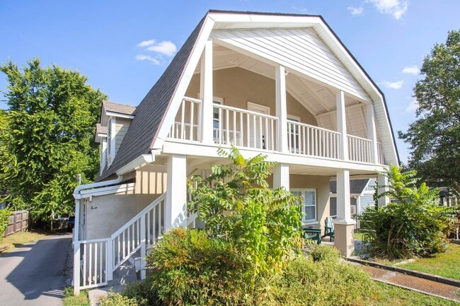 Photo - 611 S 14th St Apartment