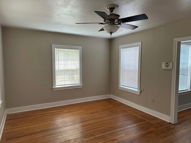 Photo - Bryan - 2 bedroom / 1 bath house / back & ...