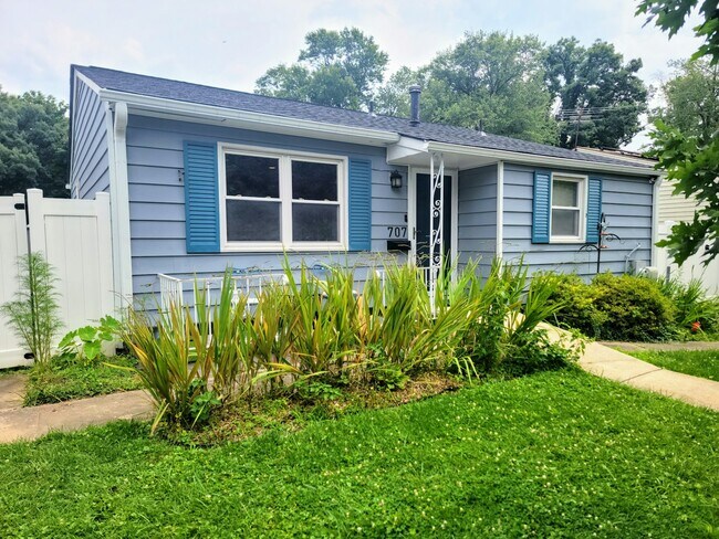 Foto del edificio - 707 Douglass Ave