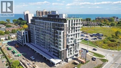 Building Photo - 461 Green Rd