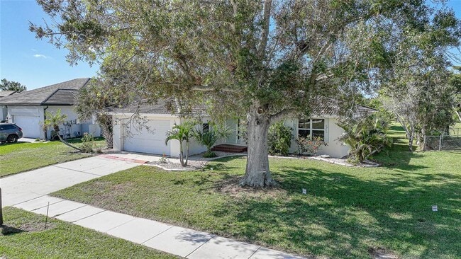 Building Photo - 2925 Magdalina Dr
