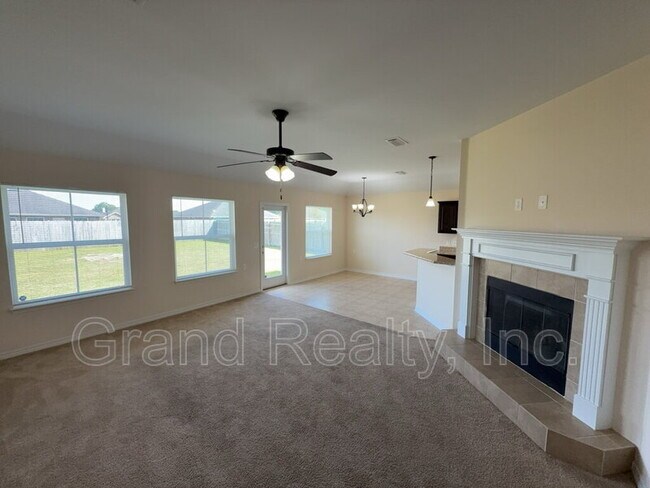 Foto del edificio - 5800 Glenby Ct