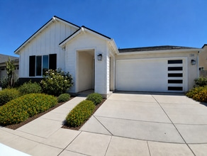 Building Photo - 6609 E Carmen Ave