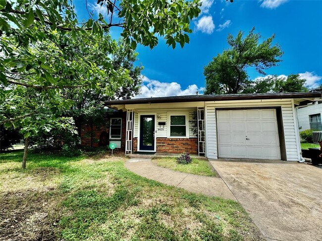 Foto del edificio - 8420 Maine Dr