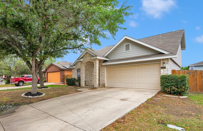 Foto del edificio - Charming 3 Bed 2.5 Bath Home in Woodlake Meadows Community